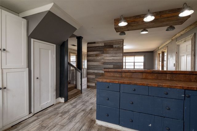 1502 Center Point Road, Weatherford, TX 76087