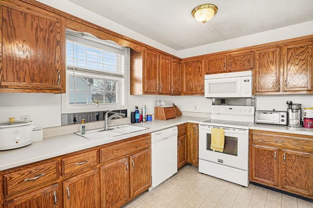 2015 Copper Kettle Cir, Pleasant View, TN 37146