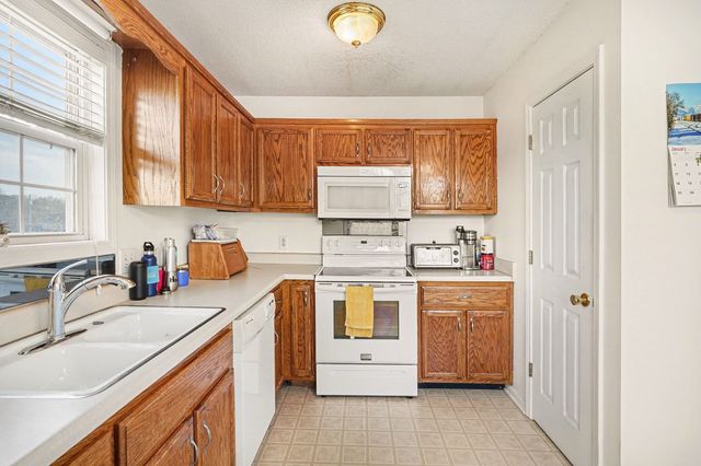 2015 Copper Kettle Cir, Pleasant View, TN 37146