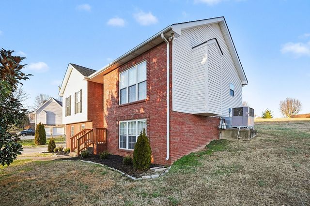 2015 Copper Kettle Cir, Pleasant View, TN 37146