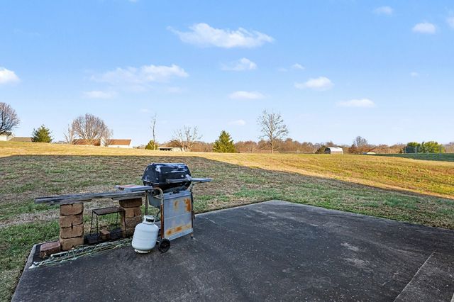 2015 Copper Kettle Cir, Pleasant View, TN 37146