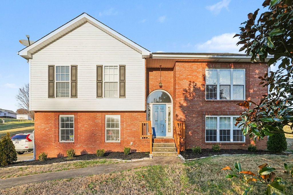 2015 Copper Kettle Cir, Pleasant View, TN 37146