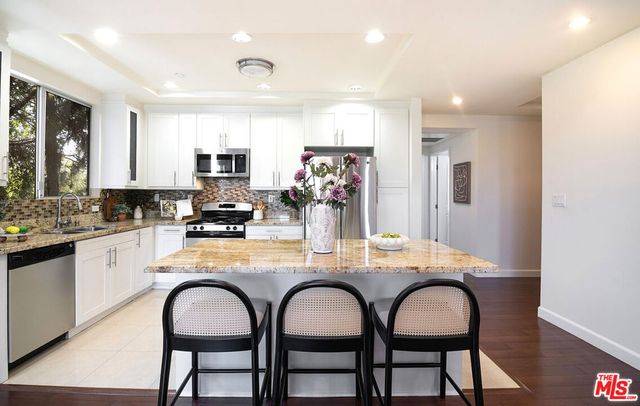 5601 W Olympic Boulevard 301, Los Angeles, CA 90036