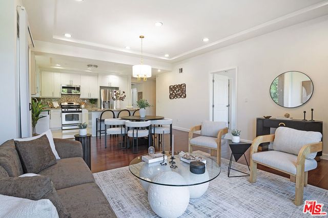 5601 W Olympic Boulevard 301, Los Angeles, CA 90036