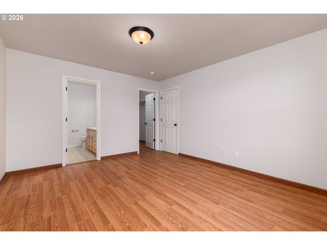 7815 Se HARNEY St, Portland, OR 97206