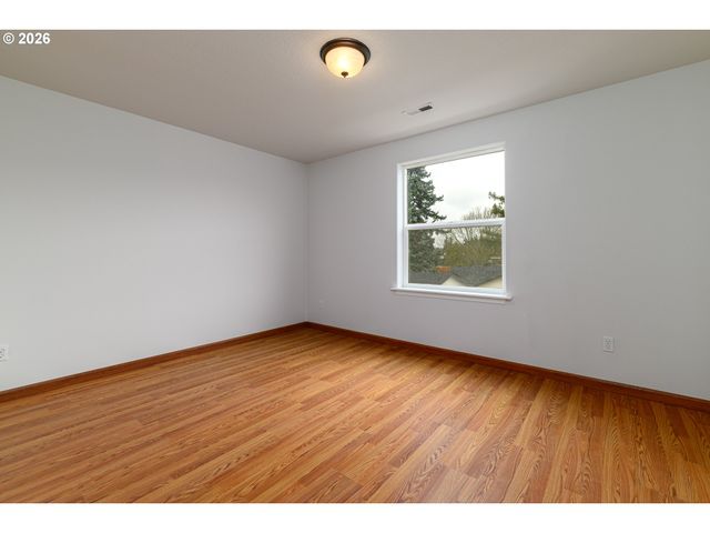 7815 Se HARNEY St, Portland, OR 97206