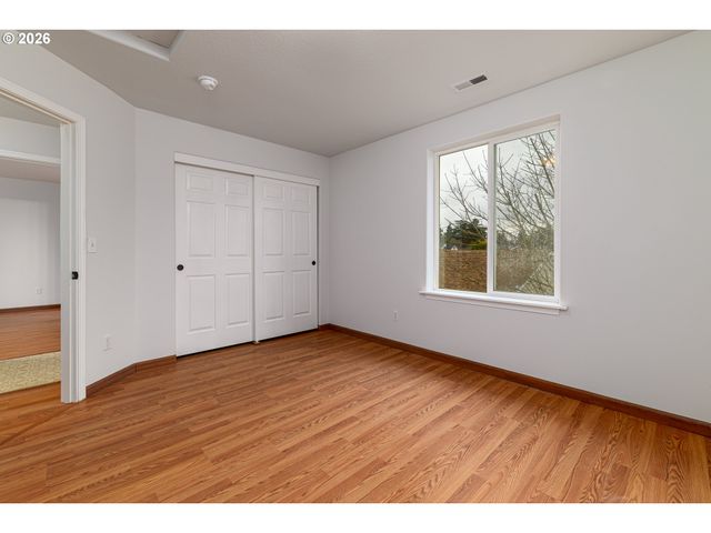 7815 Se HARNEY St, Portland, OR 97206