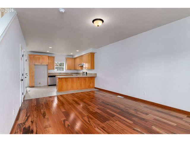 7815 Se HARNEY St, Portland, OR 97206