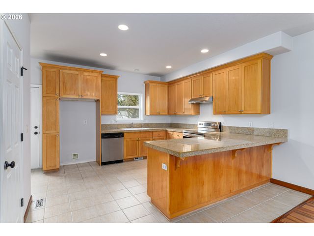 7815 Se HARNEY St, Portland, OR 97206