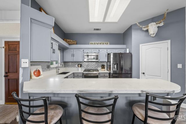 1620 Dimare Court, Bakersfield, CA 93312