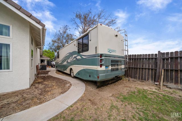 1620 Dimare Court, Bakersfield, CA 93312