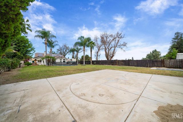 1620 Dimare Court, Bakersfield, CA 93312