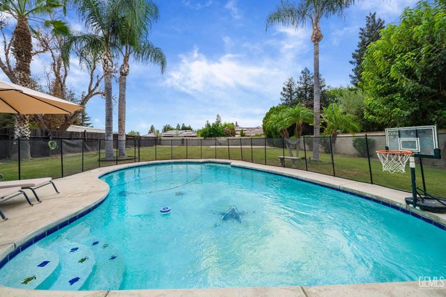 1620 Dimare Court, Bakersfield, CA 93312