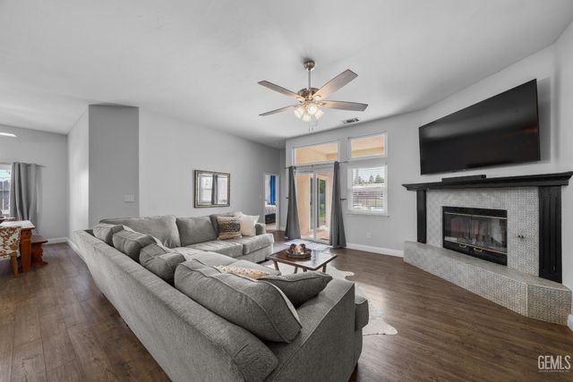 1620 Dimare Court, Bakersfield, CA 93312