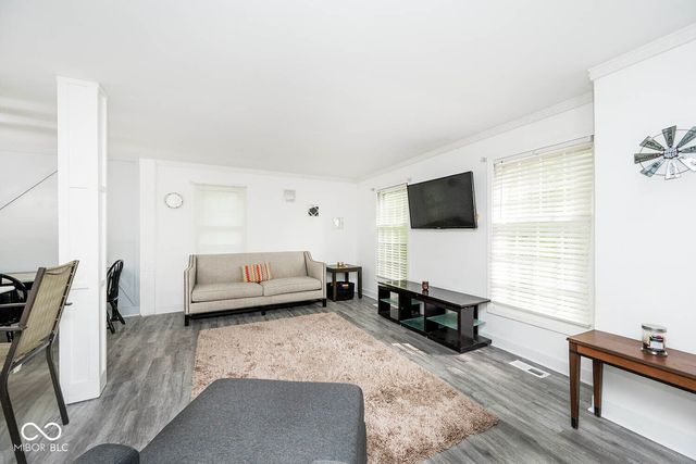 8404 Oaklandon Road, Indianapolis, IN 46236