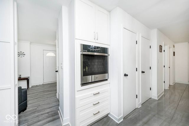 8404 Oaklandon Road, Indianapolis, IN 46236