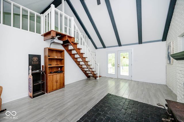 8404 Oaklandon Road, Indianapolis, IN 46236