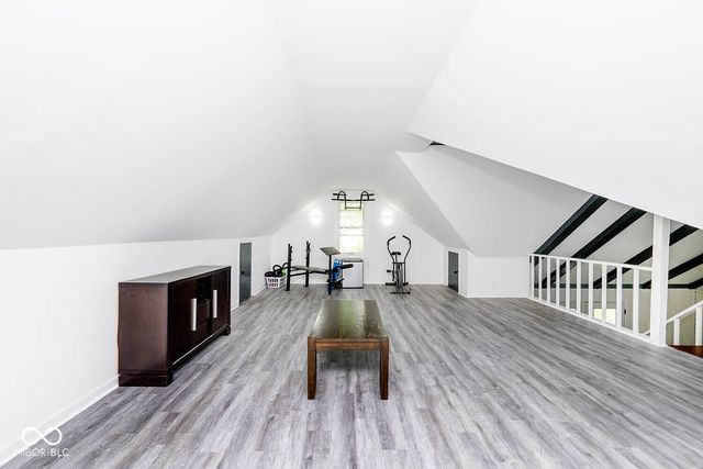 8404 Oaklandon Road, Indianapolis, IN 46236