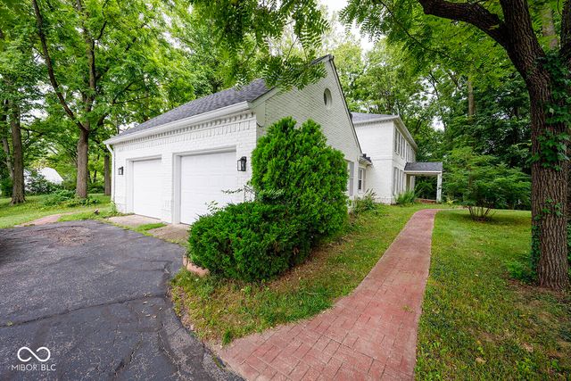 8404 Oaklandon Road, Indianapolis, IN 46236