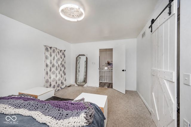 8404 Oaklandon Road, Indianapolis, IN 46236