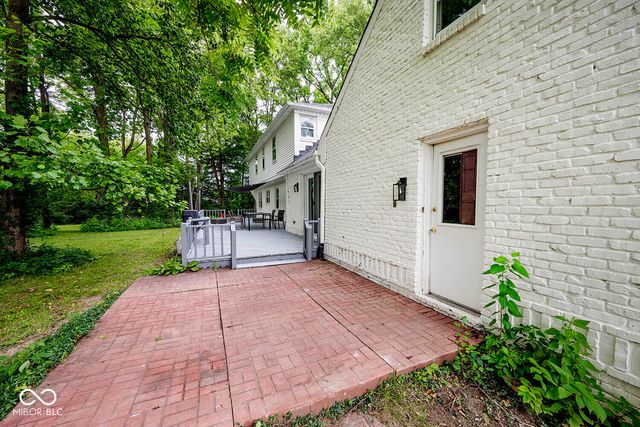 8404 Oaklandon Road, Indianapolis, IN 46236