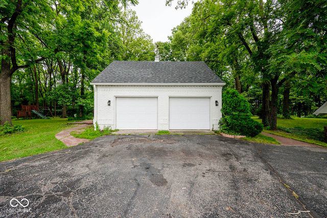 8404 Oaklandon Road, Indianapolis, IN 46236