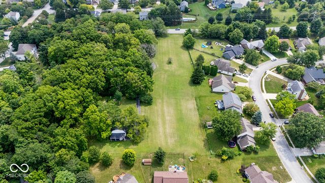 8404 Oaklandon Road, Indianapolis, IN 46236