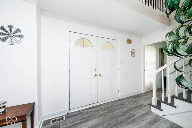 8404 Oaklandon Road, Indianapolis, IN 46236