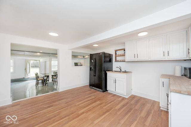 8404 Oaklandon Road, Indianapolis, IN 46236