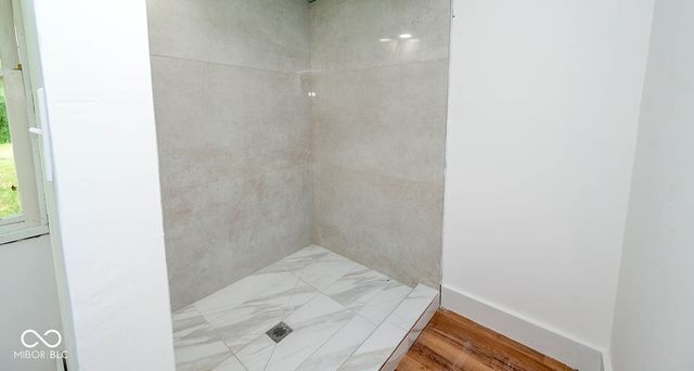 8404 Oaklandon Road, Indianapolis, IN 46236