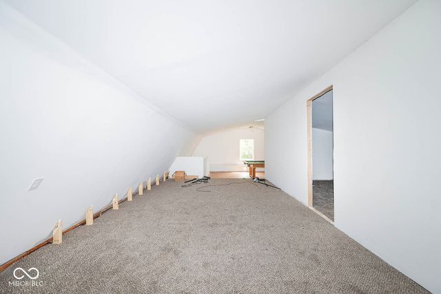8404 Oaklandon Road, Indianapolis, IN 46236