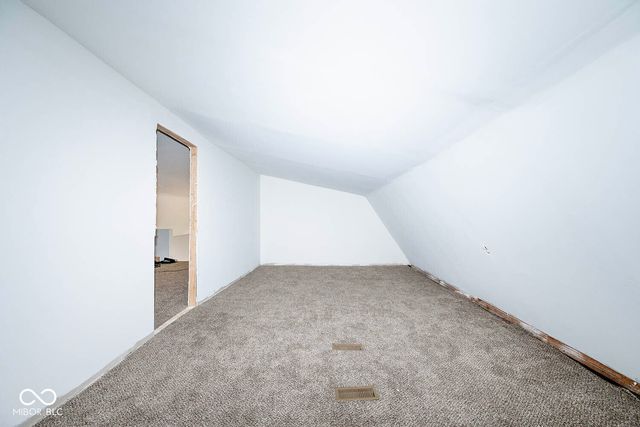 8404 Oaklandon Road, Indianapolis, IN 46236