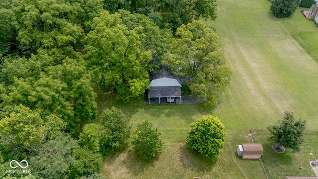 8404 Oaklandon Road, Indianapolis, IN 46236