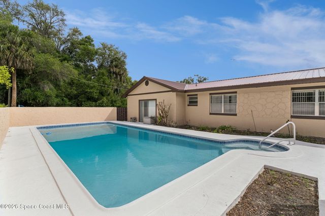 150 State Road 46, Geneva, FL 32732