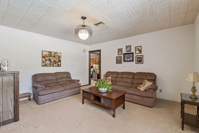 150 State Road 46, Geneva, FL 32732