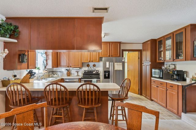 150 State Road 46, Geneva, FL 32732