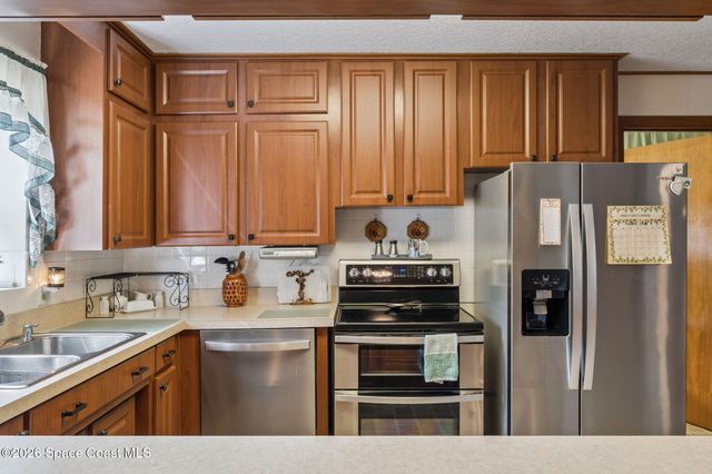 150 State Road 46, Geneva, FL 32732