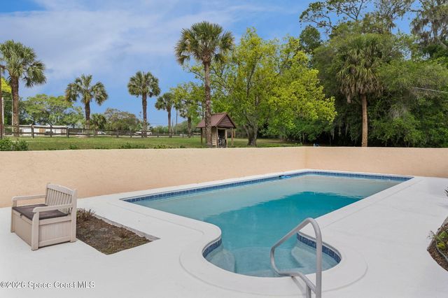 150 State Road 46, Geneva, FL 32732