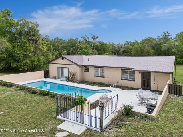 150 State Road 46, Geneva, FL 32732