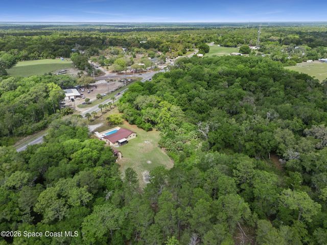 150 State Road 46, Geneva, FL 32732