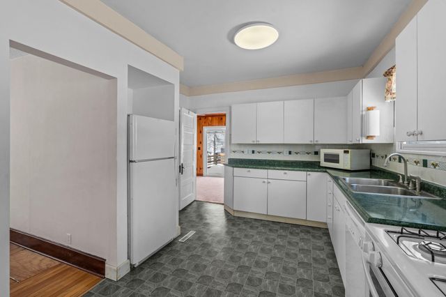 1083 Gordon Avenue, Maplewood, MN 55109