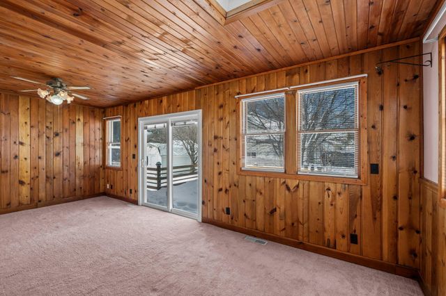 1083 Gordon Avenue, Maplewood, MN 55109