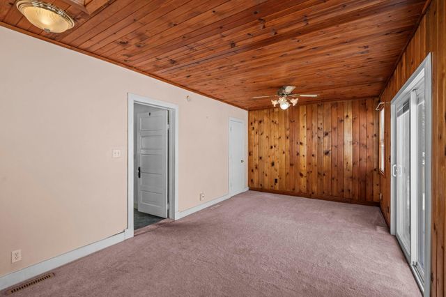 1083 Gordon Avenue, Maplewood, MN 55109