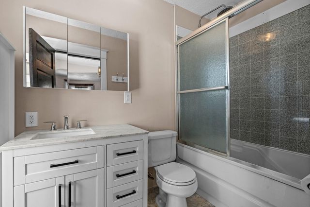 1083 Gordon Avenue, Maplewood, MN 55109