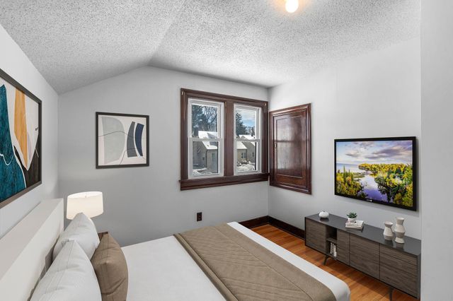 1083 Gordon Avenue, Maplewood, MN 55109