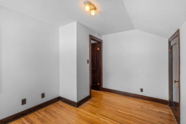 1083 Gordon Avenue, Maplewood, MN 55109