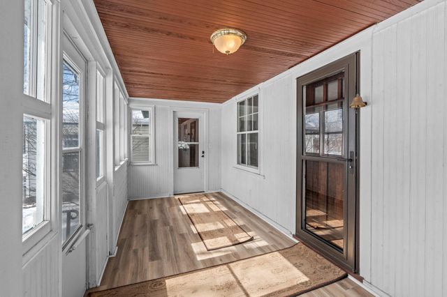 1083 Gordon Avenue, Maplewood, MN 55109