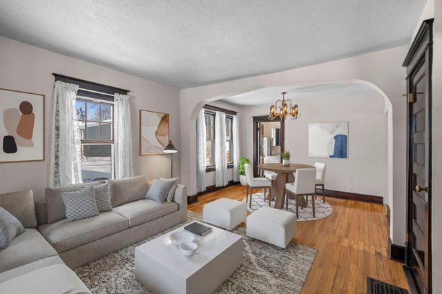 1083 Gordon Avenue, Maplewood, MN 55109