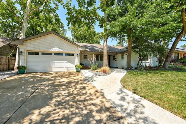 2105 NW 59th Place, Oklahoma City, OK 73112