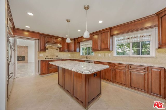 3315 Crail Way, Glendale, CA 91206